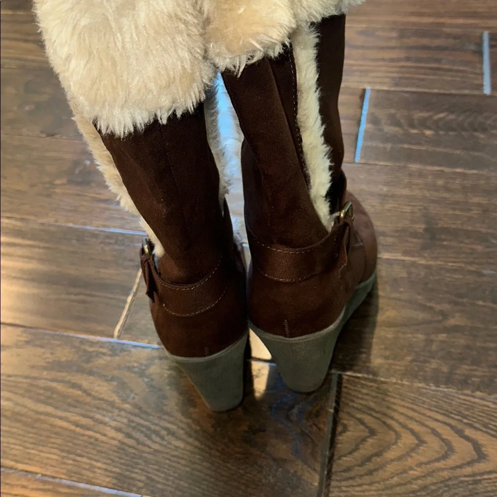 Vintage American Eagle Brown Faux Fur Lined Wedge Boots size 10
